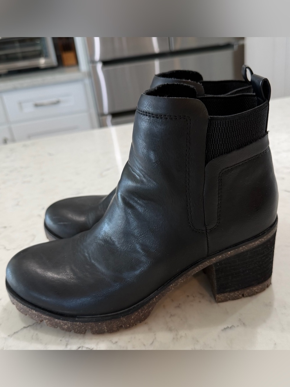 Korks Black Leather Chelsea Ankle Boots with Block Heel Size 7.5